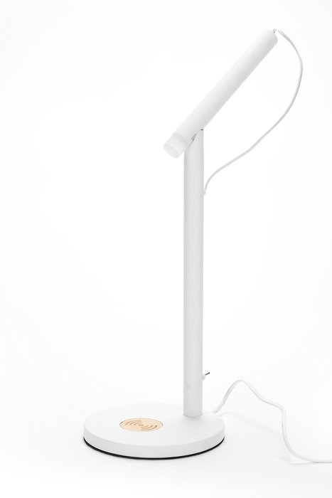 Настольный светильник Charge белого цвета - купить Настольные лампы по цене 10800.0