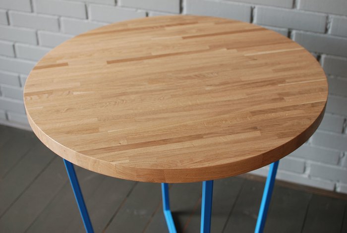 Стол обеденный Oak Round бежевого цвета с голубыми ножками - купить Обеденные столы по цене 35000.0