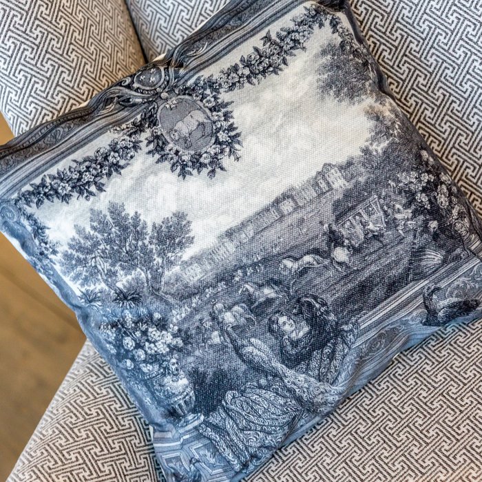Арт-подушка Версаль - лучшие Декоративные подушки в INMYROOM