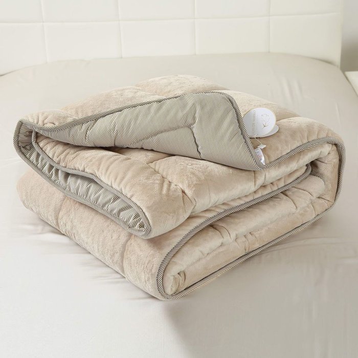 Одеяло Extra soft 195х215 бежевого цвета - купить Одеяла по цене 12663.0