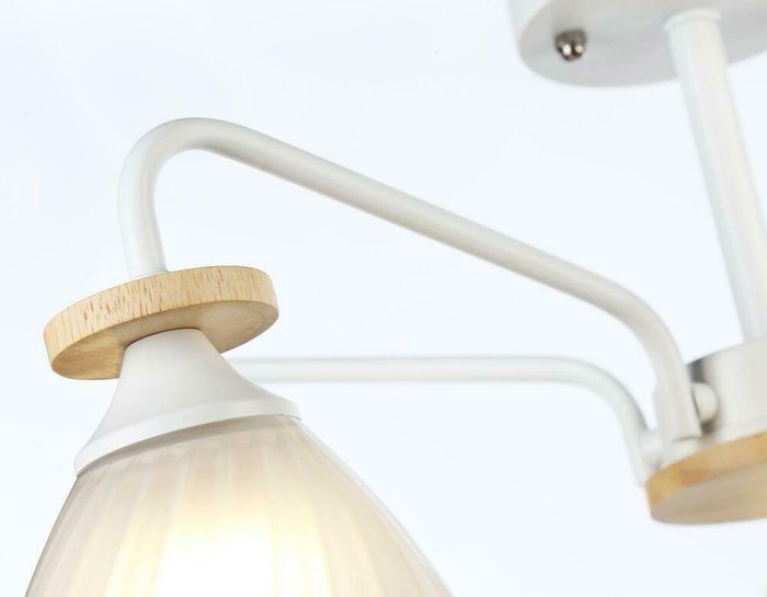 Потолочная люстра Traditional Modern белого цвета - лучшие Потолочные люстры в INMYROOM