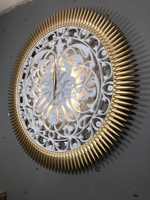 Настенные часы Flores бело-золотого цветацвета - лучшие Часы в INMYROOM