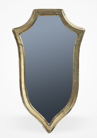 Зеркало в форме геральдического щита 