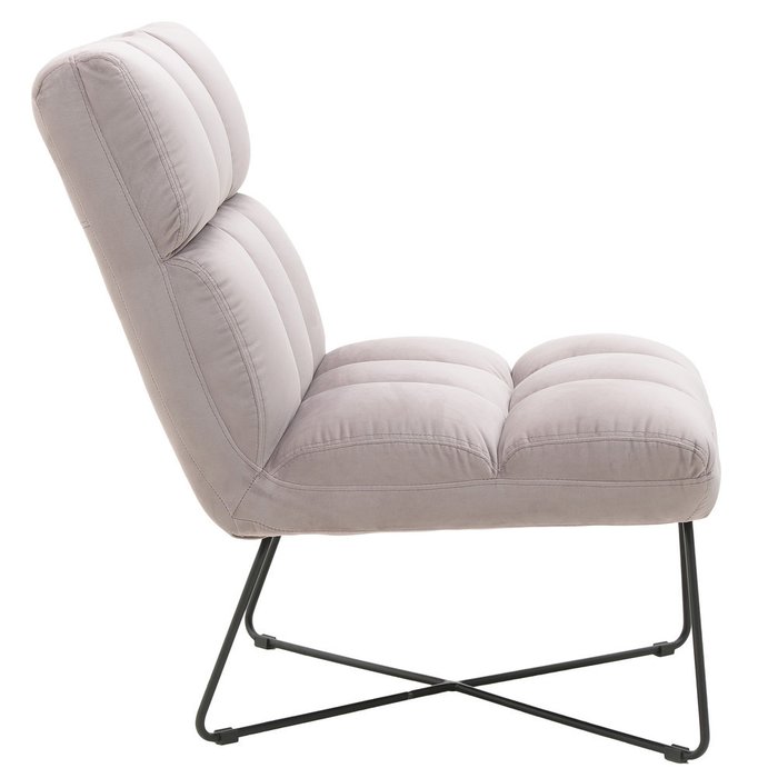 Кресло саетло-розового цвета с металлическими ножками  - лучшие Интерьерные кресла в INMYROOM