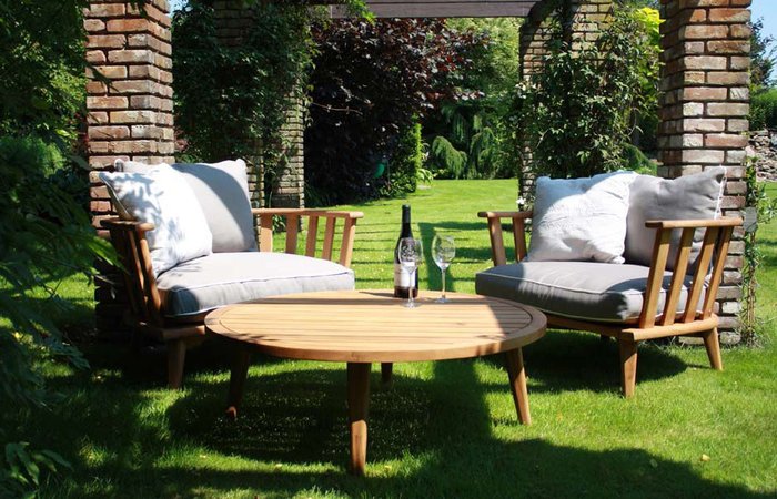 Комплект мебели Barcelona из двух кресел и круглого стола - купить Комплекты для сада и дачи по цене 117390.0