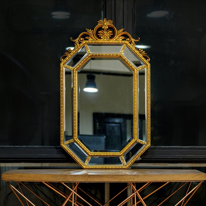 Настенное зеркало Кармина с двухъярусной зеркальной рамой золотистого цвета - купить Настенные зеркала по цене 34000.0