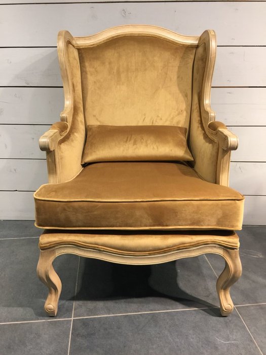 Кресло Сезарина золотого цвета - купить Интерьерные кресла по цене 97900.0