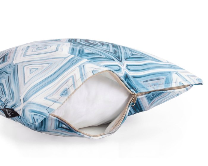 Декоративная подушка Vitrage бело-голубого цвета 45х45 - лучшие Декоративные подушки в INMYROOM
