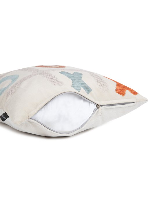 Декоративная подушка Game молочного цвета 45х45 - купить Декоративные подушки по цене 1368.0