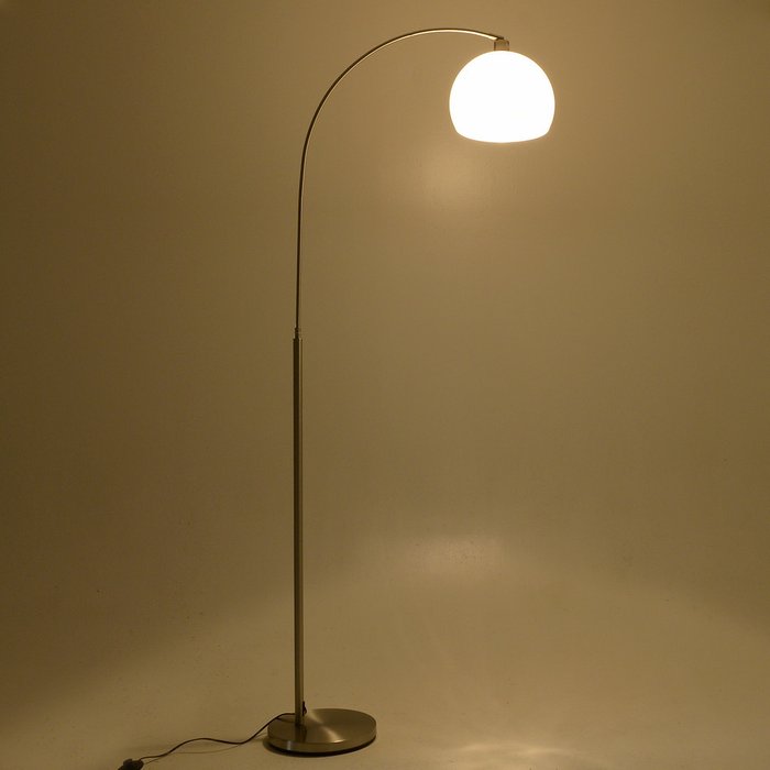 Напольная лампа с белым плафоном  - купить Торшеры по цене 14280.0