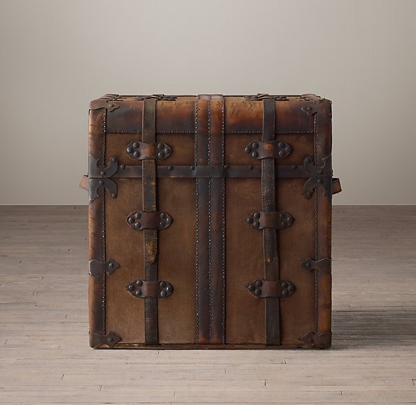 Приставной столик 18th c. French steamer trunk square