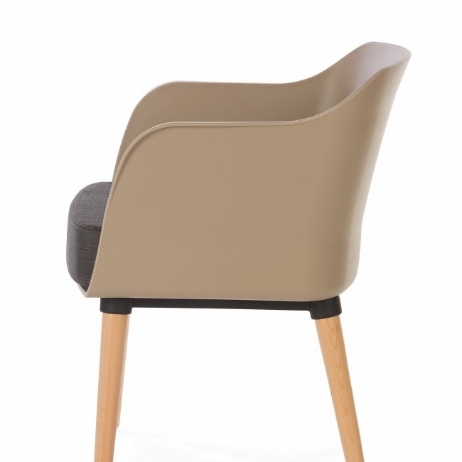 Кресло Montreal 1 с ножками из массива бука - купить Интерьерные кресла по цене 16583.0