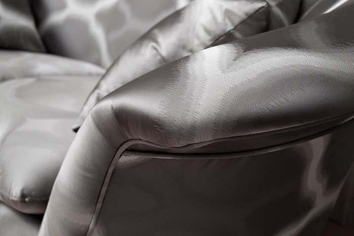 Диван трехместный с серым рисунком и подушками - лучшие Прямые диваны в INMYROOM