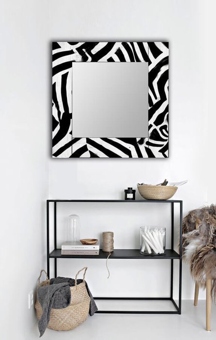 Настенное зеркало Зебра в черно-белых тонах 110х75 - купить Настенные зеркала по цене 12490.0
