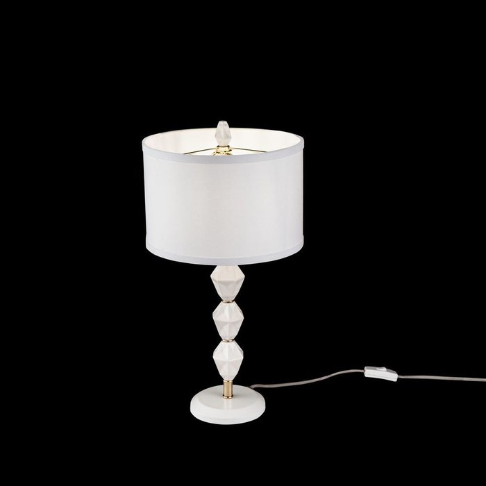 Настольная лампа Adorno белого цвета - купить Настольные лампы по цене 6792.0