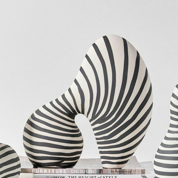 Статуэтка Striped Chimera черно-белого цвета - купить Фигуры и статуэтки по цене 10800.0