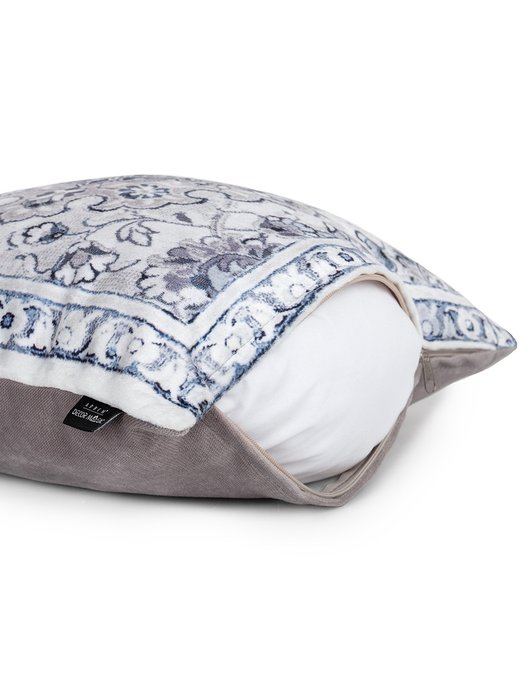 Декоративная подушка Valetta серого цвета - купить Декоративные подушки по цене 1368.0
