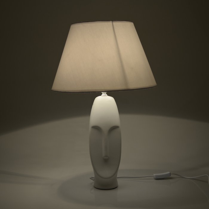 Лампа настольная белого цвета - купить Подвесные светильники по цене 2800.0