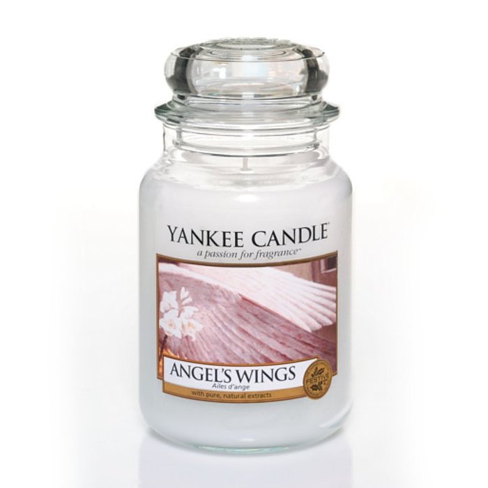 Ароматическая свеча Yankee Candle Angels Wings / Крылья ангела