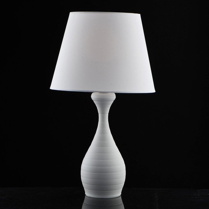 Настольная лампа Салон белого цвета - лучшие Настольные лампы в INMYROOM