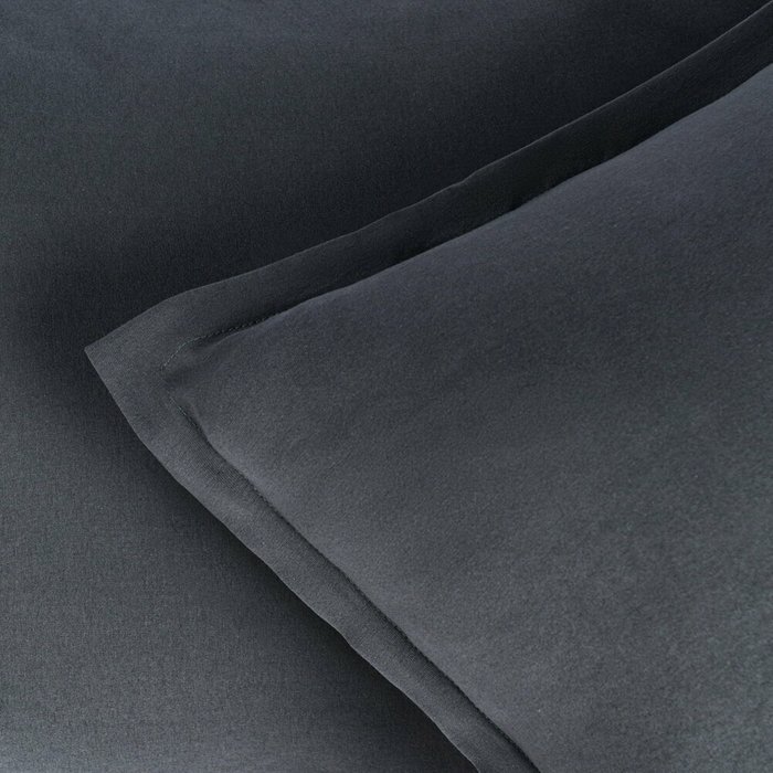 Трикотажное одеяло Роланд 220х235 антрацитового цвета - лучшие Одеяла в INMYROOM