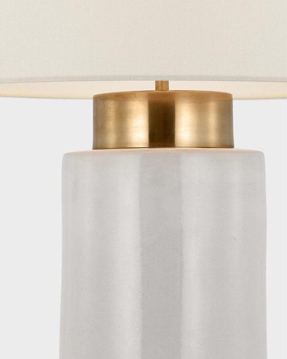 Бежевая настольная лампа “Бьют” - купить Настольные лампы по цене 17900 Бежевая настольная лампа “Бьют” - купить Настольные лампы по цене 17900