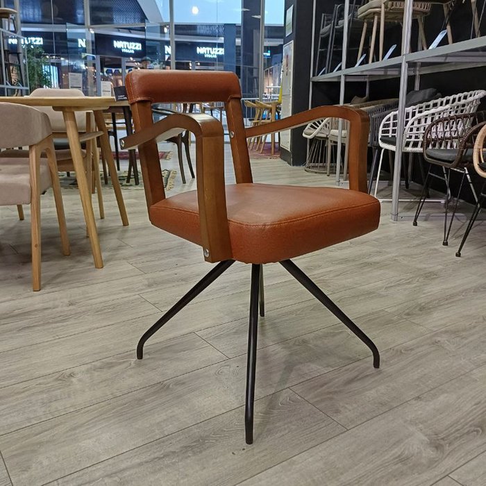 Стул Karelia коричневого цвета - купить Обеденные стулья по цене 30500.0