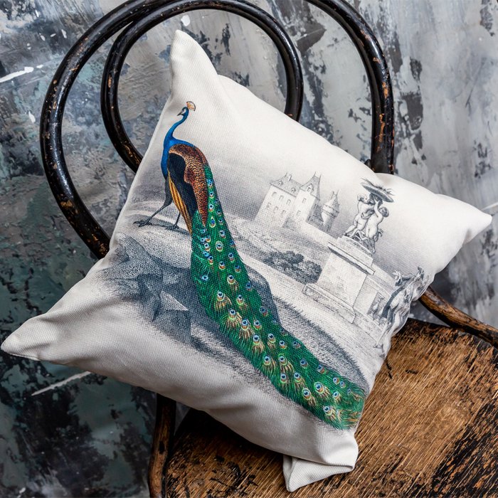 Интерьерная подушка Величественно окрашенный портрет павлина (версия 4) - купить Декоративные подушки по цене 2000.0
