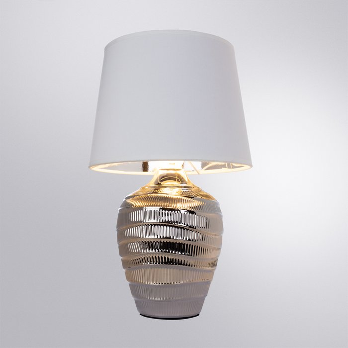 Настольная лампа Korfu с белым абажуром - купить Настольные лампы по цене 5990.0