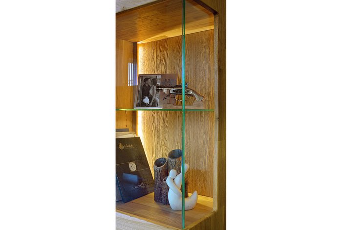 Книжный шкаф с витриной Мидгард светло-бежевого цвета (левый) - купить Книжные шкафы по цене 146464.0
