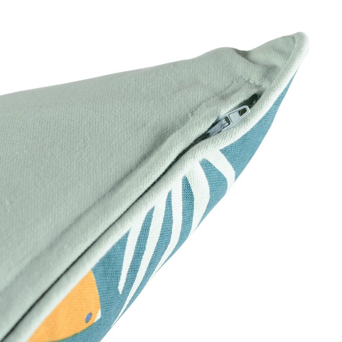 Чехол для подушки Wild зеленого цвета с дизайнерским принтом Birds of Nile - лучшие Декоративные подушки в INMYROOM