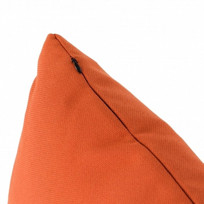 Подушка оранжевого цвета - лучшие Декоративные подушки в INMYROOM