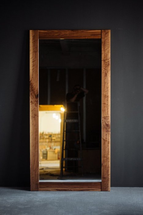 зеркало напольное из массива кавказского дуба