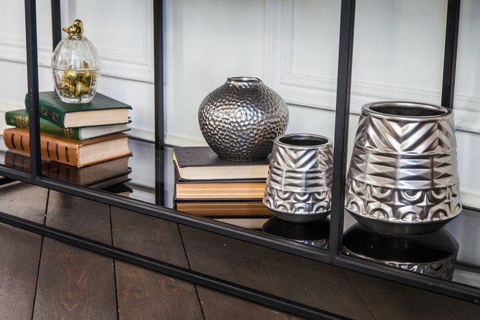 Декоративная ваза Орнамент серебряного цвета - лучшие Вазы  в INMYROOM
