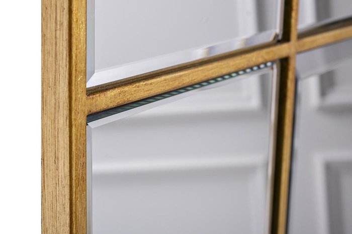Настенное зеркало в металлической раме золотого цвета - купить Настенные зеркала по цене 45400.0