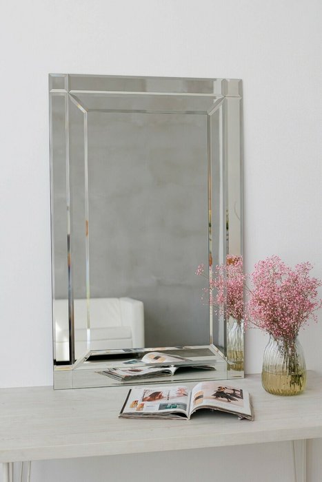 Настенное зеркало Resalso серебристого цвета - купить Настенные зеркала по цене 31350.0