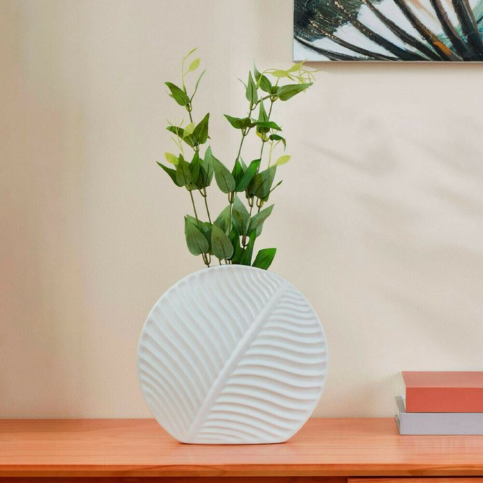 Декоративная ваза Tanabe белого цвета - купить Вазы  по цене 4190.0