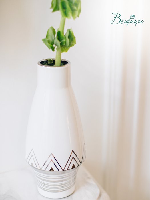 Декоративная ваза Геометрия бело-серебряного цвета - купить Вазы  по цене 1285.0