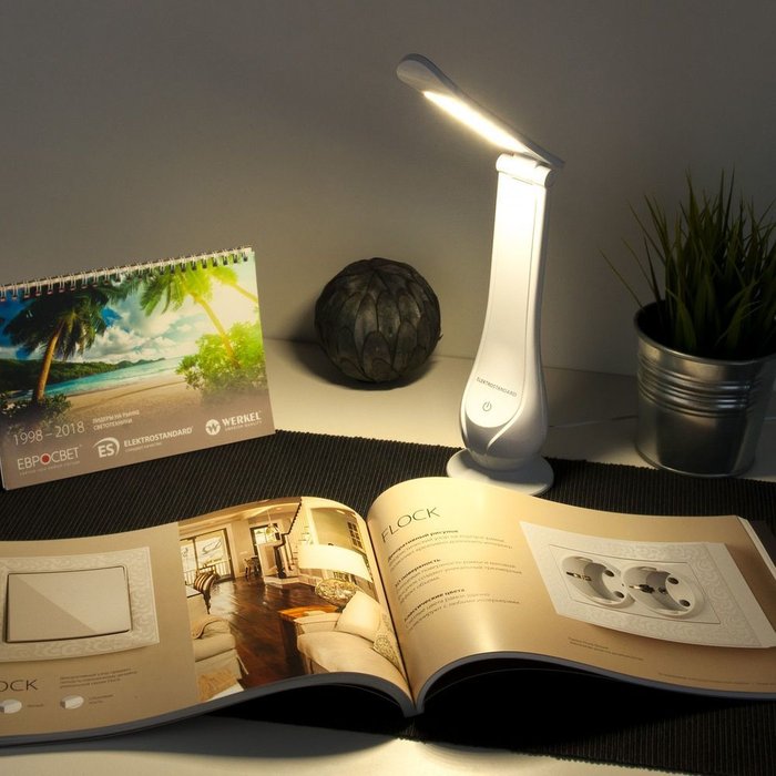 Настольный светодиодный светильник Orbit белый Orbit белый (TL90420) - купить Настольные лампы по цене 603.0