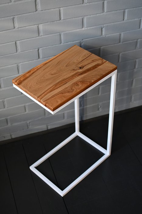 Приставной столик Near бело-коричневого цвета - купить Кофейные столики по цене 7900.0