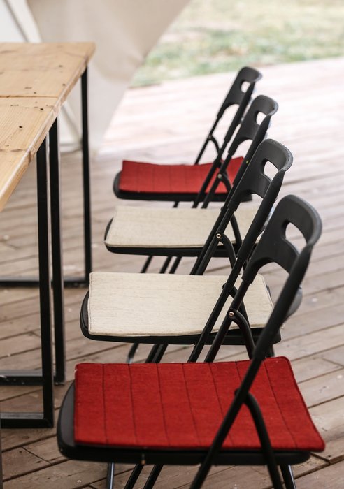 Сидушка из 100% шерсти красного цвета - купить Подушки для стульев по цене 1800.0