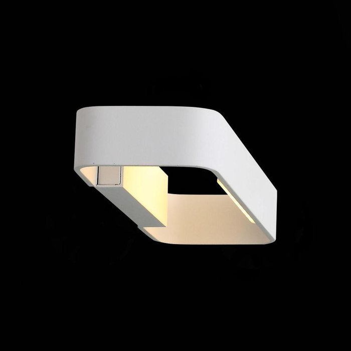 Настенный светодиодный светильник Listelli   - лучшие Бра и настенные светильники в INMYROOM