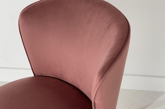 Стул Ричард коричнево-розового цвета с белыми ножками - купить Обеденные стулья по цене 7880.0