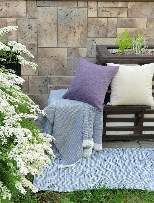 Декоративная подушка Аpollo plum фиолетового цвета - лучшие Декоративные подушки в INMYROOM