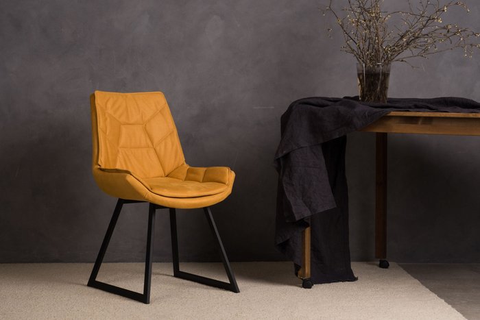 Стул Draco горчичного цвета с черными ножками - купить Обеденные стулья по цене 8990.0