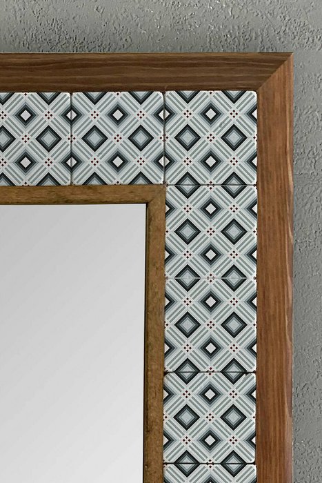 Настенное зеркало 43x43 с каменной мозаикой бело-серого цвета - лучшие Настенные зеркала в INMYROOM