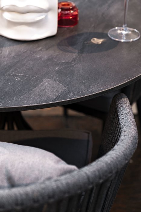 Обеденный стол круглый Карлос серого цвета - лучшие Садовые столы в INMYROOM