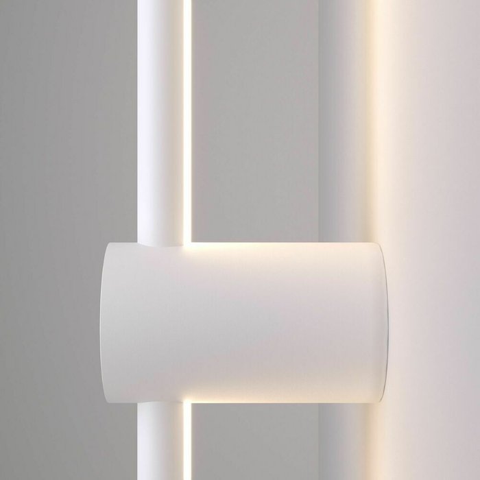Настенный светодиодный светильник Cane белого цвета - купить Бра и настенные светильники по цене 8040.0