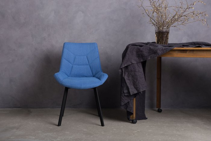 Стул с поворотным механизмом Atria синего цвета с черными ножками - лучшие Обеденные стулья в INMYROOM