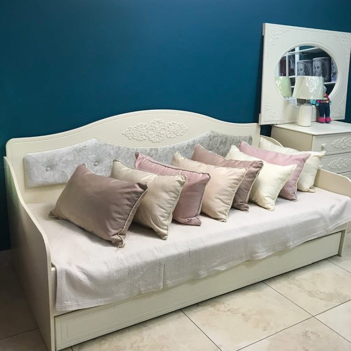 Кровать-кушетка Ассоль 90х200 бежевого цвета - купить Кровати для спальни по цене 34472.0